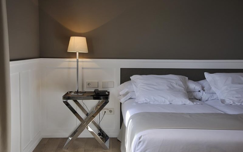 607476 Guest Room