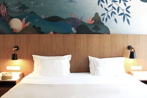 Room & Suite