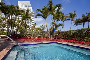 Piscina e praia
