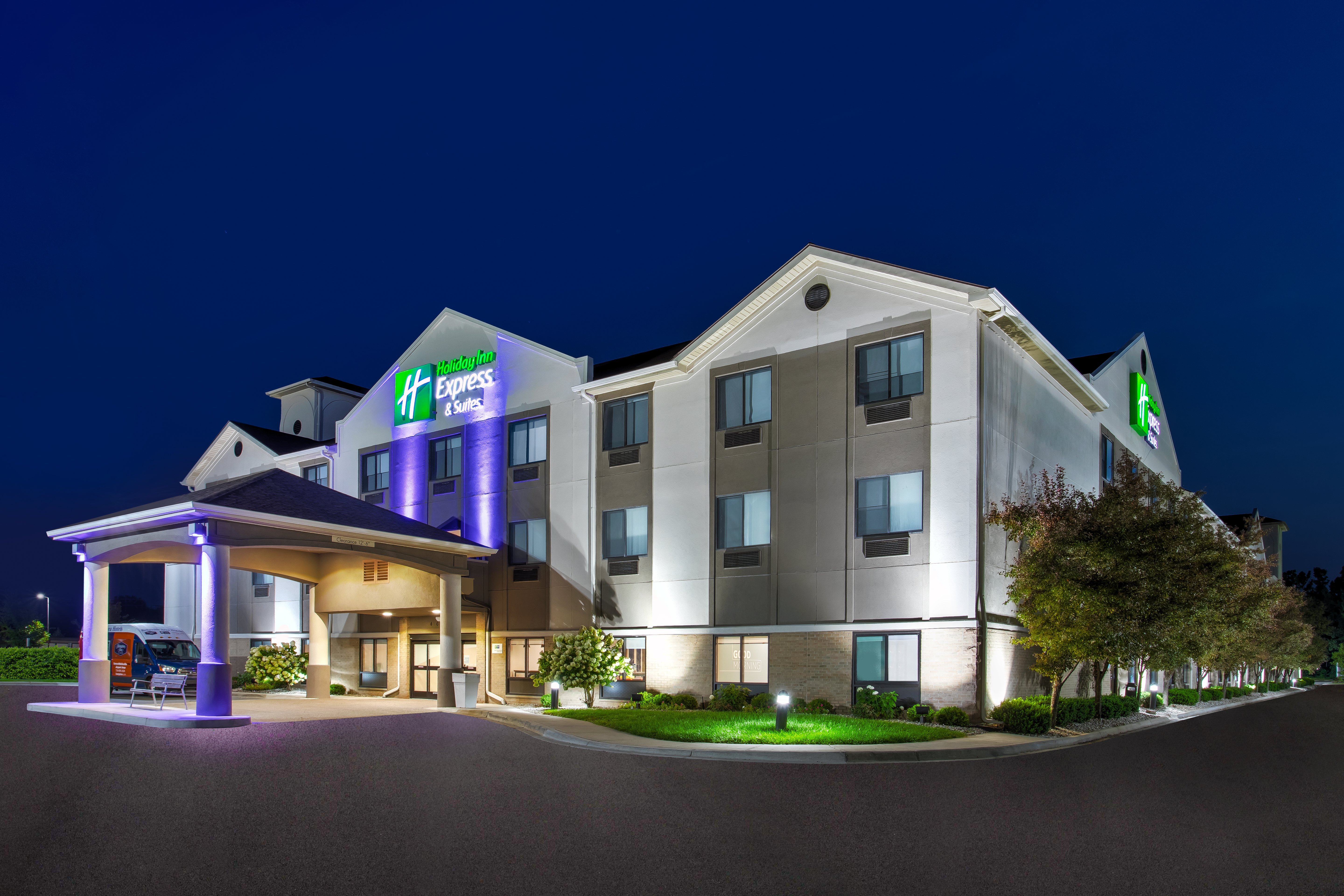 HOLIDAY INN EXPRESS SUITES BELLEVILLE AIRPORT AREA AN IHG