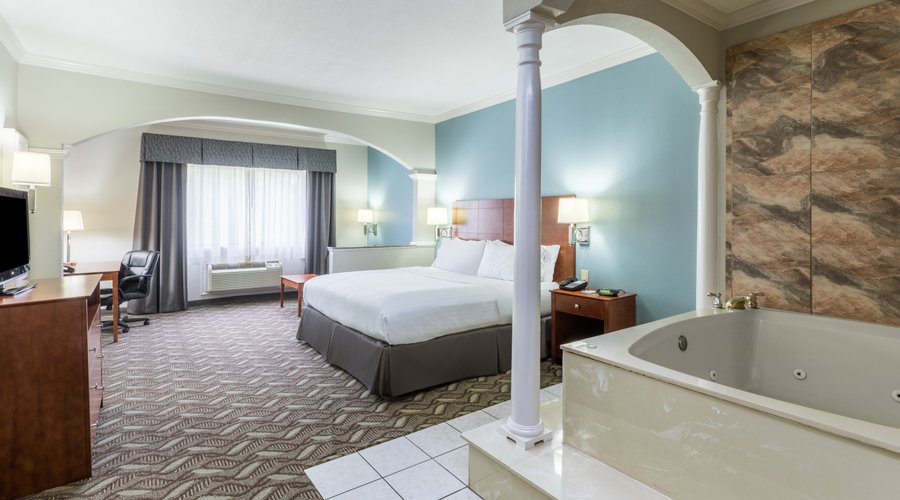 Jacuzzi Suite