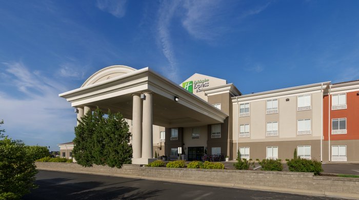 HOLIDAY INN EXPRESS & SUITES LAWRENCE $140 ($̶1̶5̶8̶) - Prices & Hotel ...