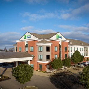 Holiday Inn Express Olive Branch near HWY 70 