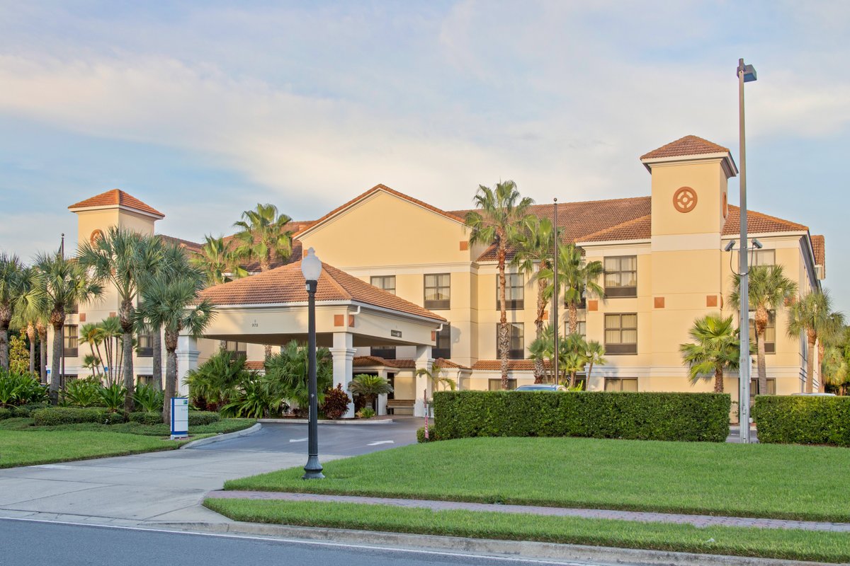 Holiday Inn Express & Suites Clearwater North / Dunedin Parking ...