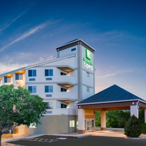 Our Colorado Springs airport hotel offers a convenient location.