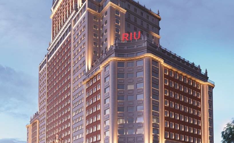 Exterior Hotel RIU Plaza Espa a Noche