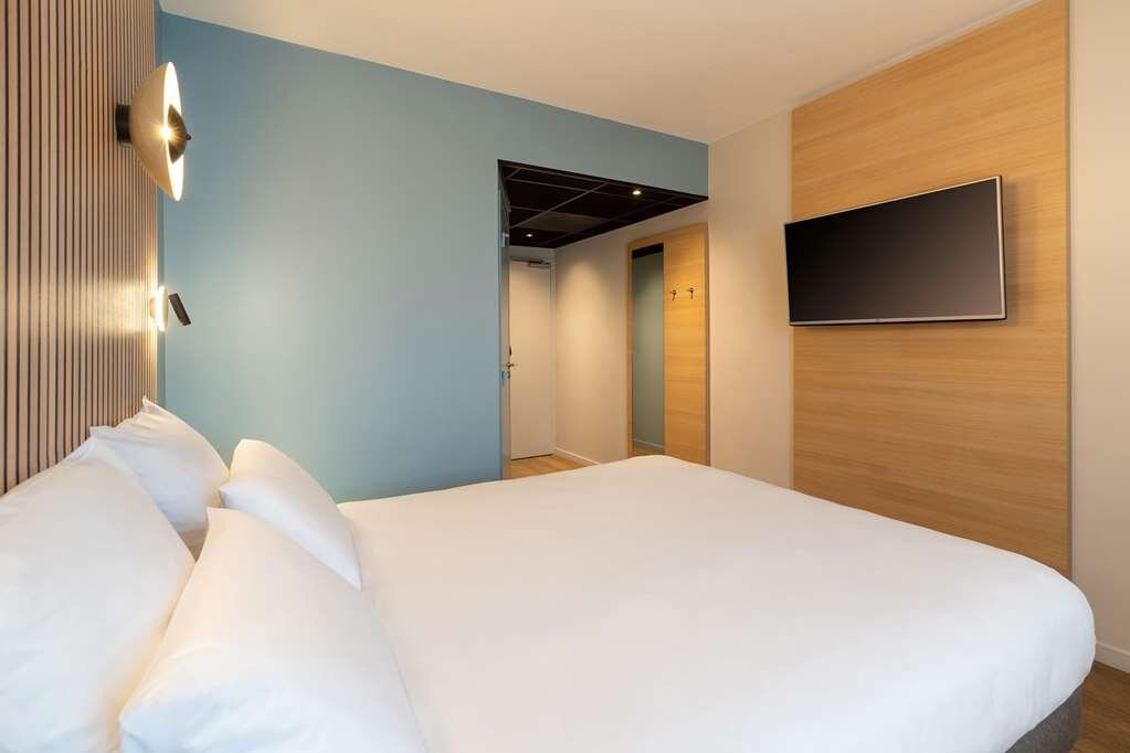 HÔTEL BEST WESTERN BOURGOIN-JALLIEU $82 ($̶8̶7̶) - Prices & Hotel Reviews - Bourgoin Jallieu, France HÔTEL BEST WESTERN... 
