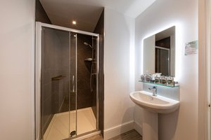 Room & Suite