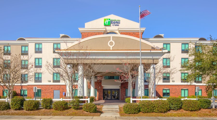 Holiday Inn Express and Suites Gulf Shores