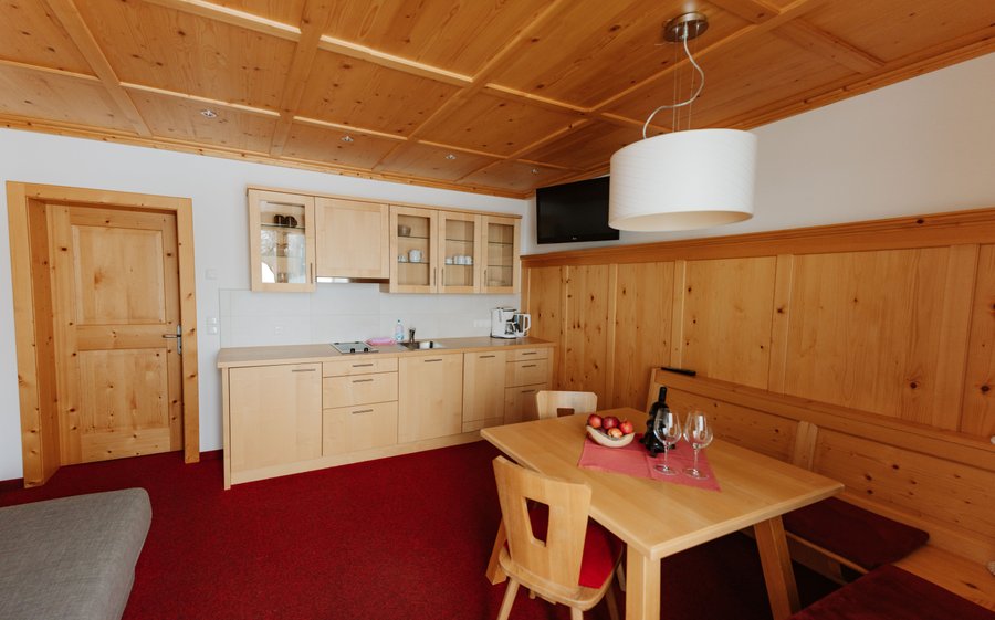 Urlaub am Berg...  unsere Ferienwohnung "Herz Ass" gibt es seit dem Umbau der Thurntaler Rast im Jahr 2013.