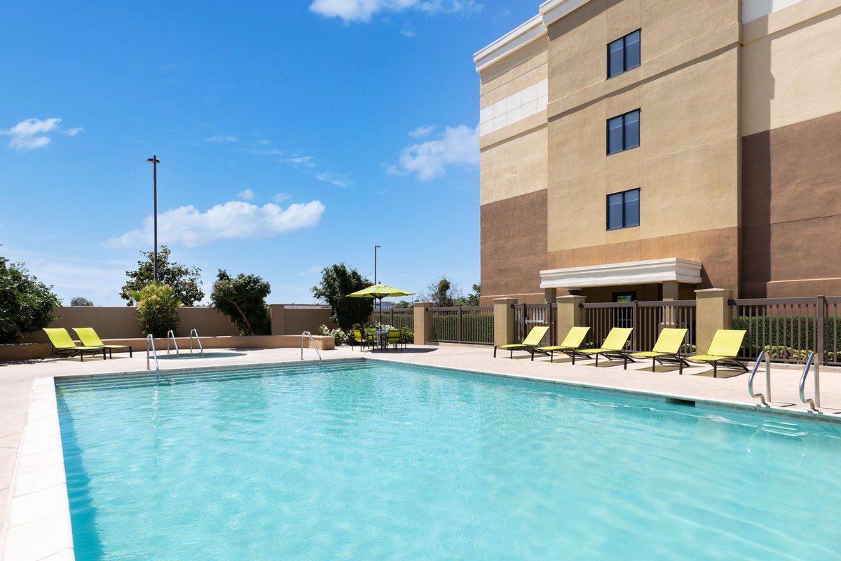 Dirty little brothel - Review of Parkway Inn, Fresno, CA - Tripadvisor