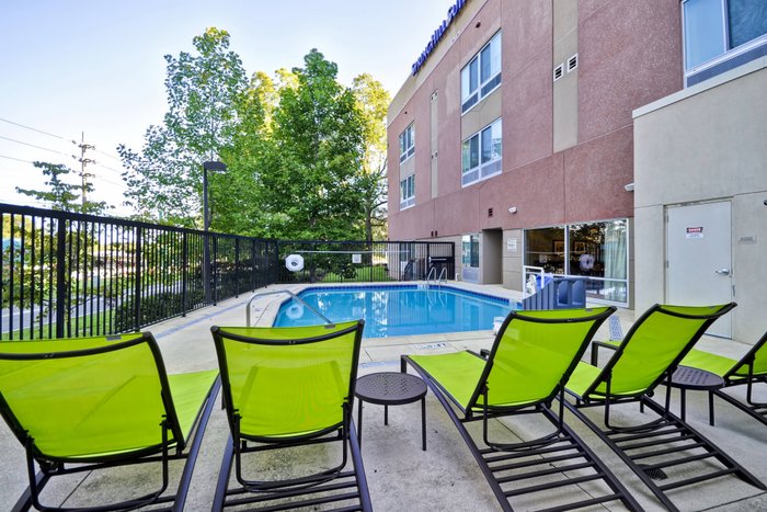 Springhill Suites By Marriott Tallahassee Central Pool: Pictures ...