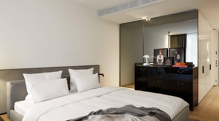 King Select Guest Room