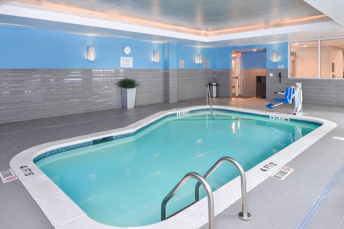 Fairfield Inn & Suites Raleigh Cary Pool: Pictures & Reviews - Tripadvisor