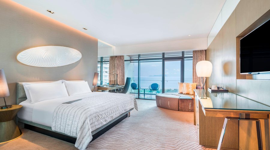 Chic Twin Sea View Guest Room