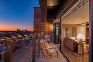 Room & Suite
