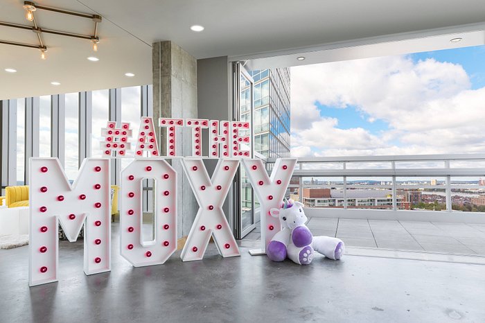 MOXY BOSTON DOWNTOWN: UPDATED 2024 Hotel Reviews, Price Comparison and ...