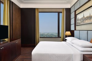 Room & Suite
