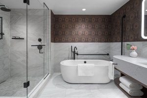 Room & Suite