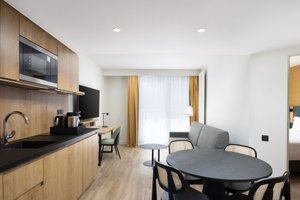 Room & Suite