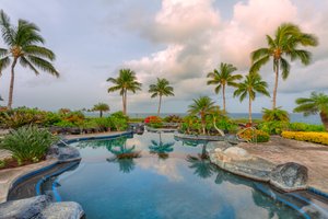 Pool & Beach