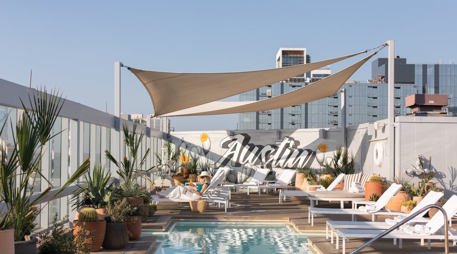 Heated Rooftop Swimming Pool