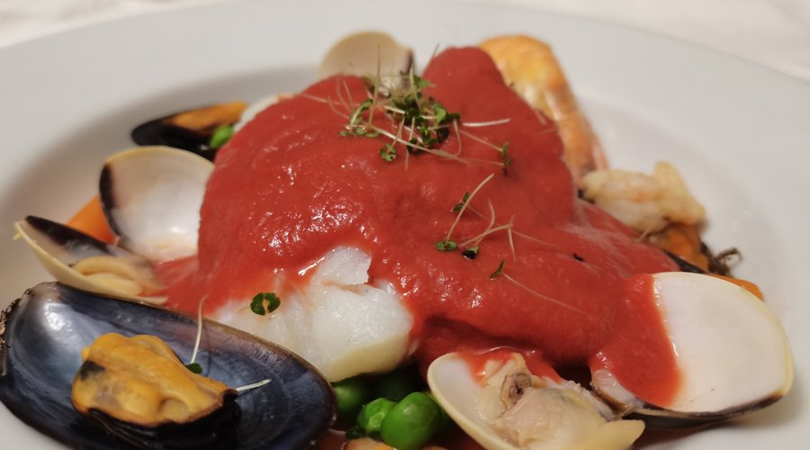 Bacalao con Frutos de Mar