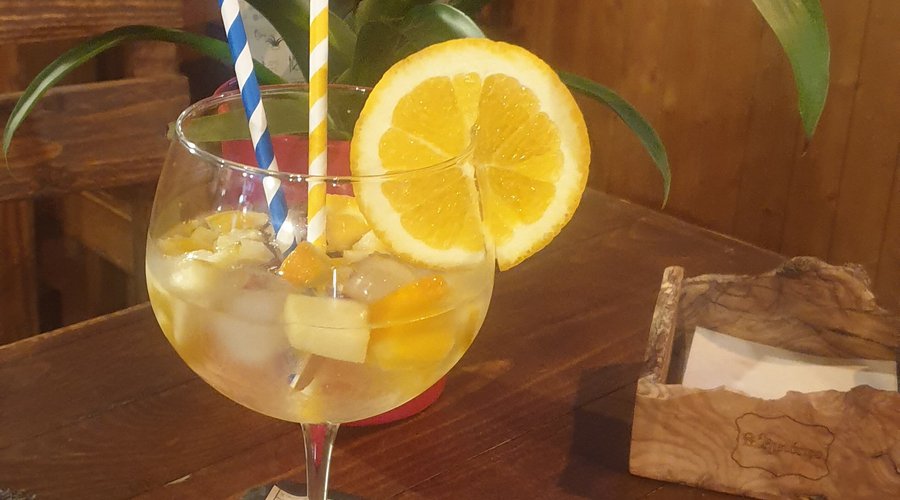 Sangria, disponivel no café Histórico. 