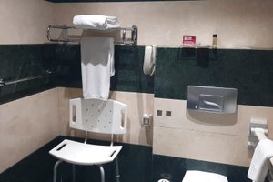 Room & Suite