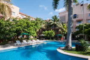Piscina y playa