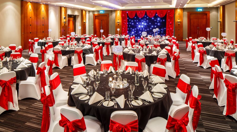Host your caribbean dinner event with amazing decor