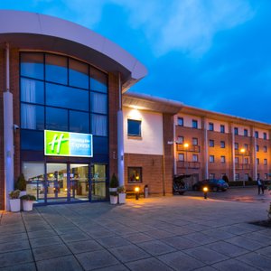 Welcome to Holiday Inn Express Newport