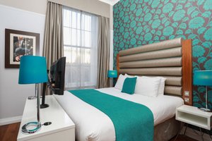 Room & Suite