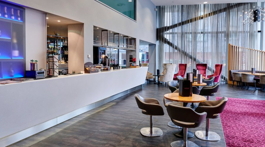 Bar and Lounge