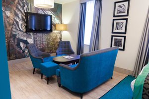 Room & Suite