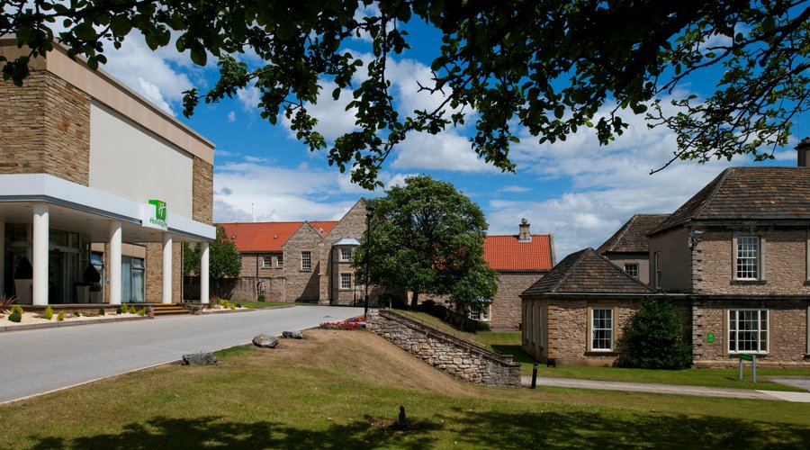 Holiday Inn Doncaster A1M Jct36 Hotel Entrance and Warmsworth Hall