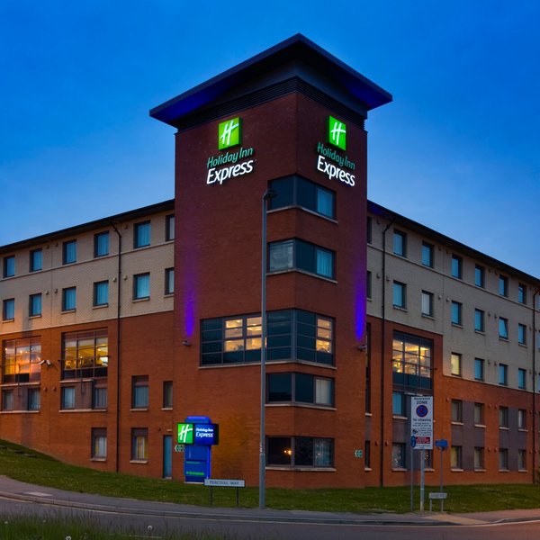 THE 10 BEST Restaurants Near Holiday Inn Express London Luton Airport By Ihg
