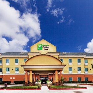 Welcome to Holiday Inn Express Calallen