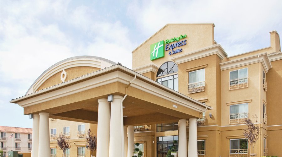 Welcome to Our Salinas Hotel.