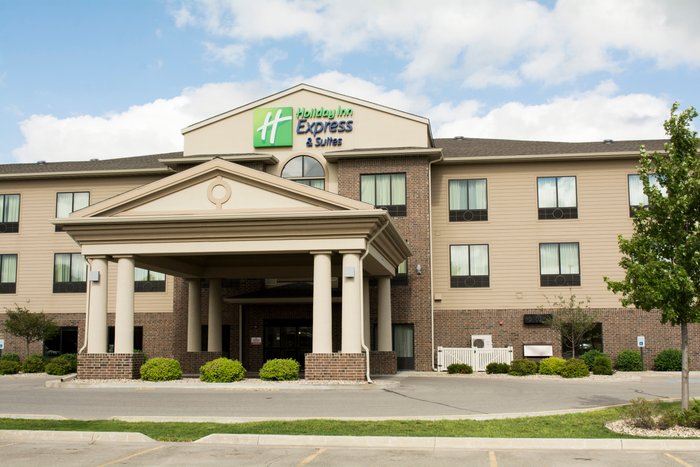 HOLIDAY INN EXPRESS & SUITES MASON CITY $143 ($̶1̶6̶1̶) - Hotel Prices ...