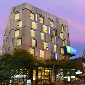 Surrounded by International Dining and Entertaining options 
