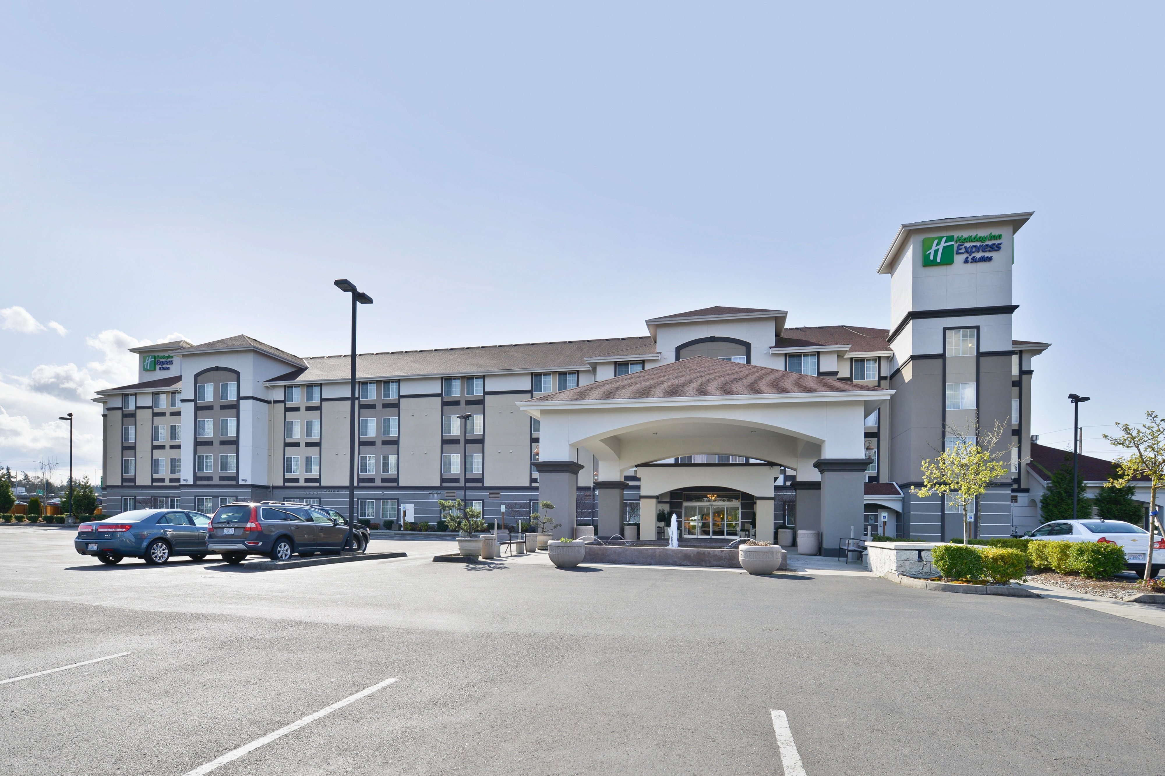 HOLIDAY INN EXPRESS & SUITES TACOMA SOUTH - LAKEWOOD, AN IHG
