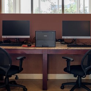 24 hour business services with internet access, copy, scan & fax