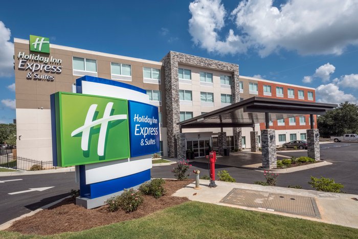 HOLIDAY INN EXPRESS & SUITES COMMERCE, AN IHG HOTEL $145 ($̶1̶7̶6̶ ...