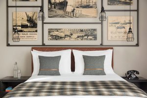 Room & Suite