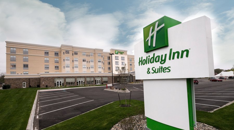 Enjoy  free parking at the Holiday Inn & Suites Mt Pleasant