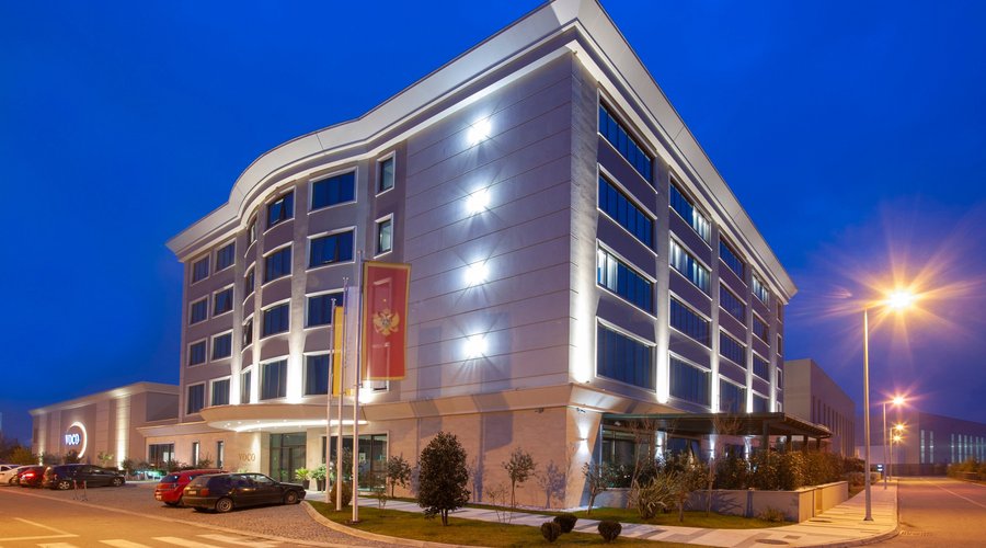 Hotel Exterior 1