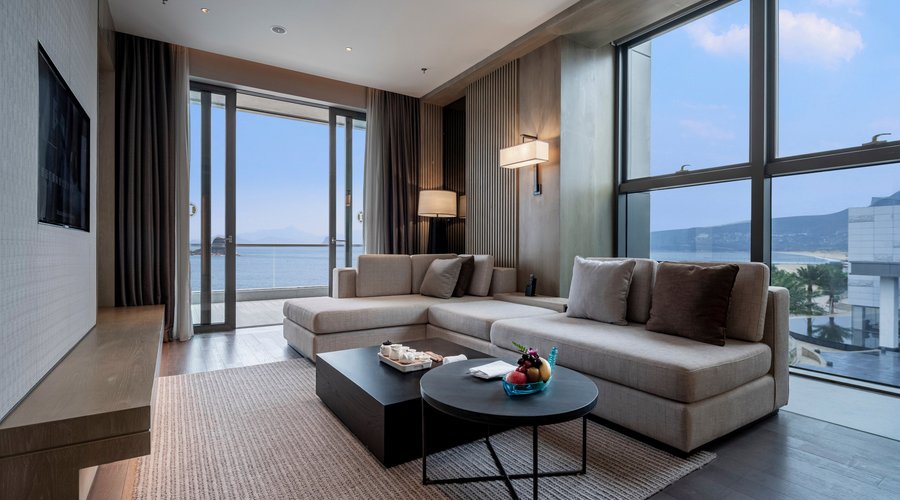 1 King Bed 1 Bedroom Club Ocean Suite   