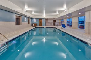 Pool & Beach