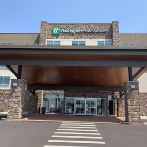 Welcome to Our Canon City Hotel.